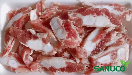 Sụn heo được biết đến là một trong những nguyên liệu có thể chế biến thành nhiều món ăn ngon. Vậy ăn sụn heo có tốt không? Ăn sụn heo có lợi gì cho sức khỏe?